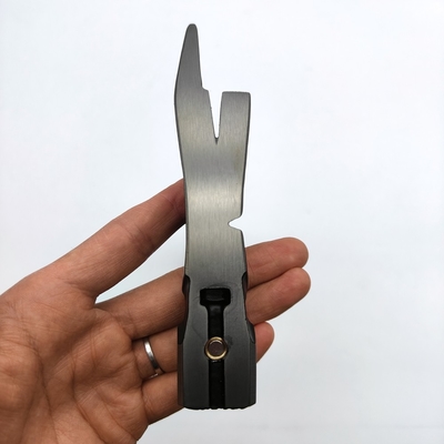 Martillo de tornillo de tipo Picard de 600g totalmente forjado Martillo de reducción de choques de techo con magnetismo Frito cara lateral tirando de clavos para techadores